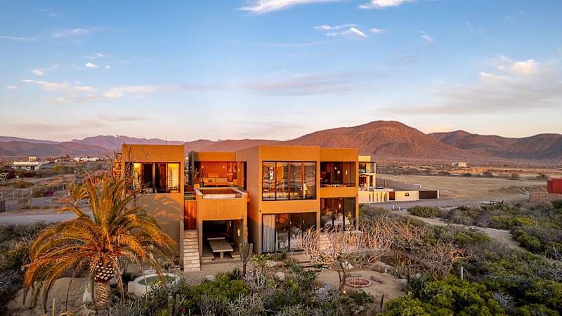 Casa Atlas at golden hour with the Sierra de la Laguna behind, Cerritos