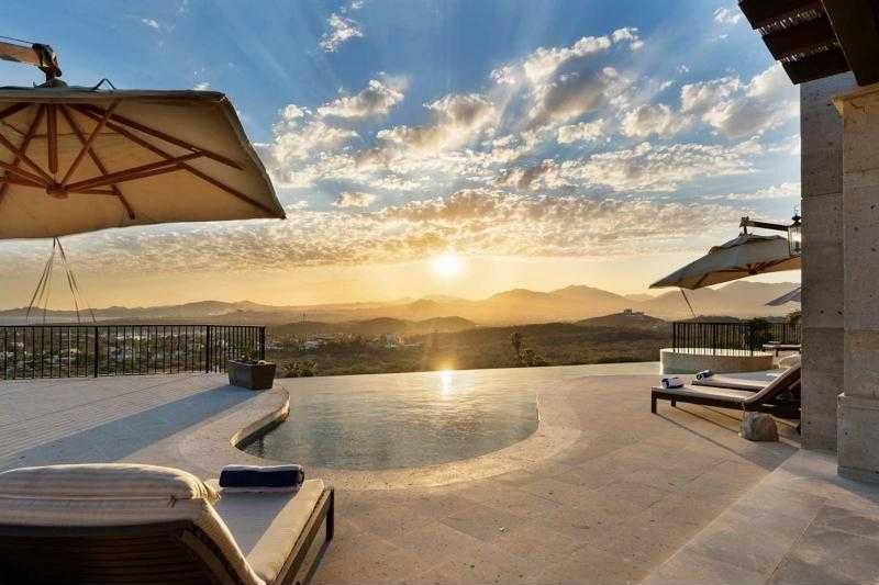 Villa del Rey infinity pool at sunset, Puerto Los Cabos