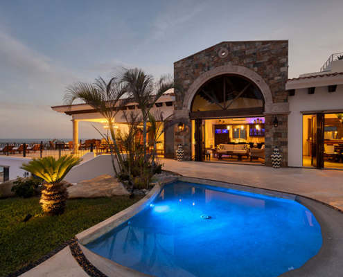 Lujosa villa privada frente al mar