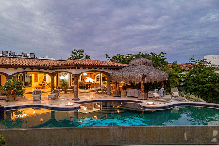 Villa de Paz luxury vacation rental in Cabo, Mexico Villa de Paz luxury vacation rental in Cabo, Mexico