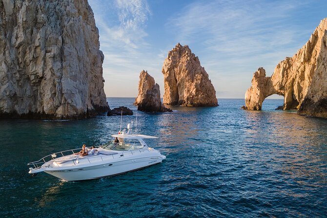 Luxury yacht in Cabo San Lucas near the Arch